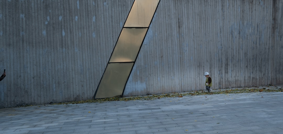 Detalle arquitectónico de un edificio moderno